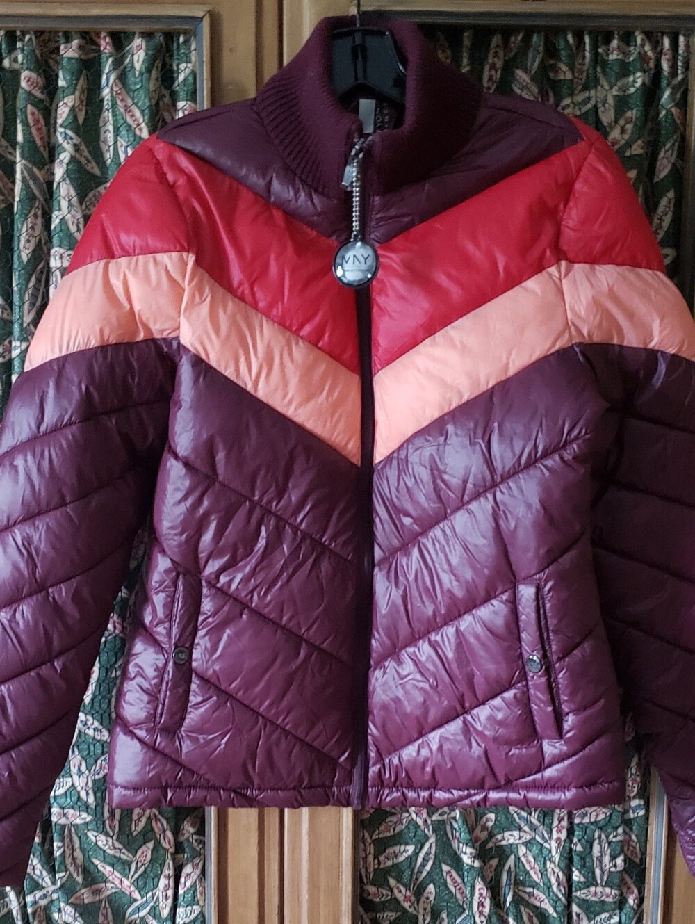 DKNY Chevron Colorblock Puffer Jacket in Maroon, Red & Peach New Without Tags